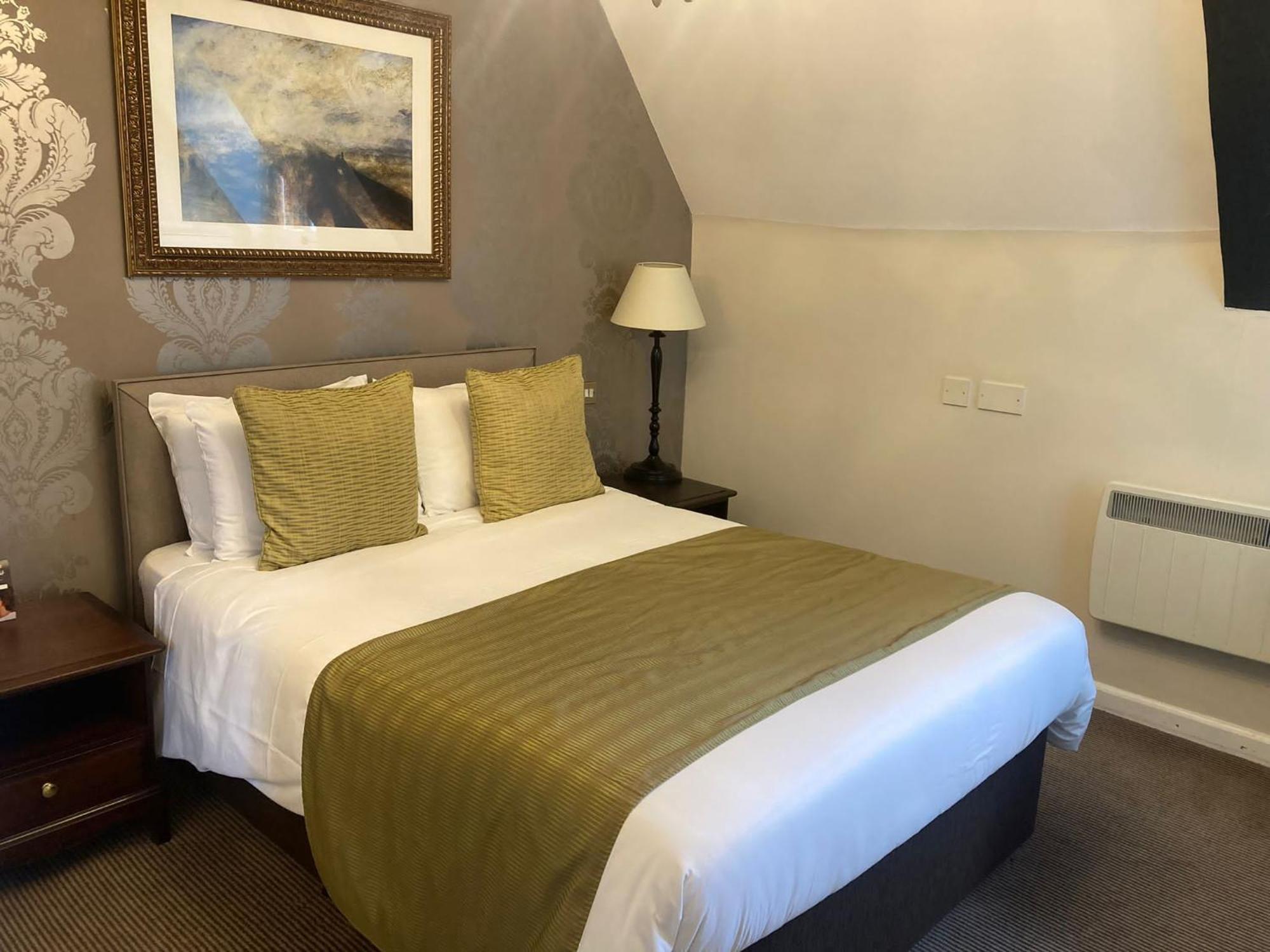 Saracens Head Hotel By Greene King Inns Towcester Dış mekan fotoğraf