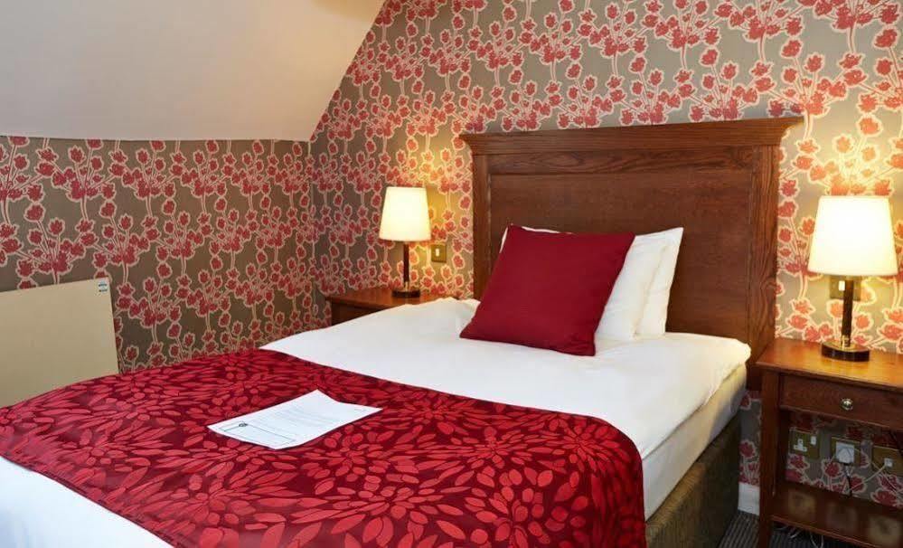 Saracens Head Hotel By Greene King Inns Towcester Dış mekan fotoğraf